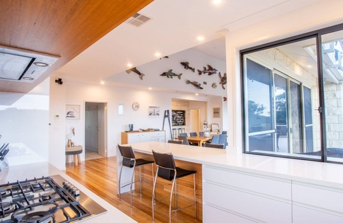 Broadwater House | The Peninsula - Luxury home surrounded by the Pambula River Mouth