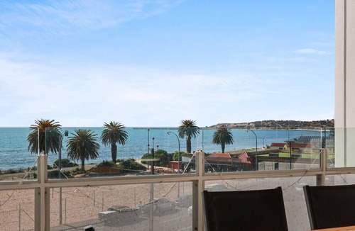 Victor Harbor Apartment | The Penthouse with Views