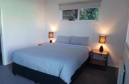 Hobart Central Business District Hostel | The Pickled Frog