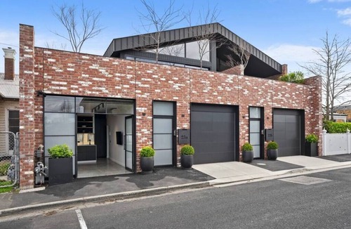 Geelong West Apartment | The Pix Studio, Modern Industrial Stay