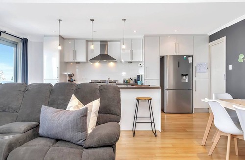 West Beach House | The Plovers Nest Seaside Horizons in West Beach