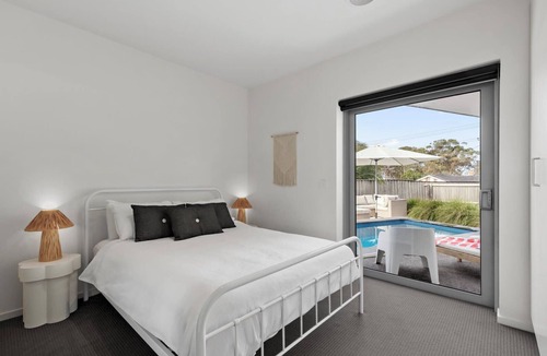 St Leonards House | The Point Entertainer I Heated Pool & Pizza Oven