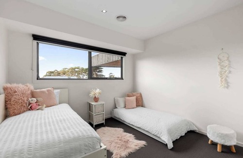 St Leonards House | The Point Entertainer I Heated Pool & Pizza Oven