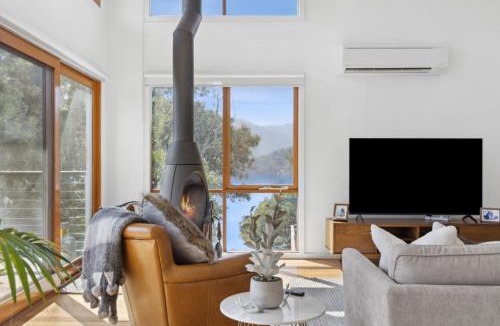 Taylor Bay House | The Point Lakehouse Eildon