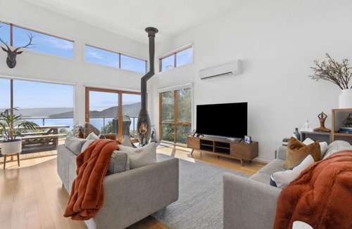 Taylor Bay House | The Point Lakehouse Eildon