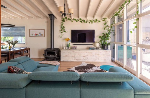 Mount Martha House | The Pool House - Beach, Basketball, Table Tennis