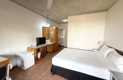 Cairns North Hotel | The Reef Motel