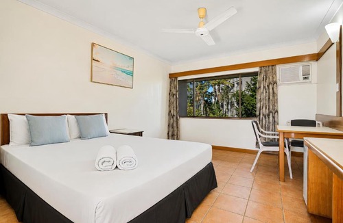 Cairns North Hotel | The Reef Motel