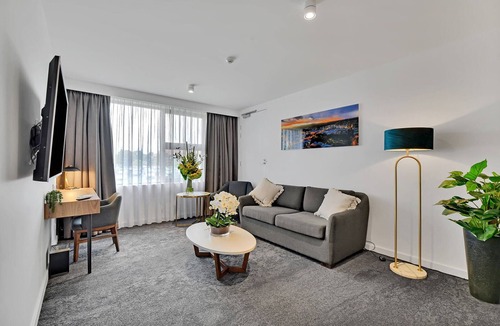 Bloomfield Hotel | The Remington Orange