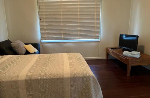 Blackall House | The Retro Rest