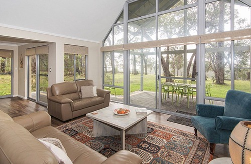 Yallingup House | THE RIDGE YALLINGUP Beautiful valley and vineyard views.