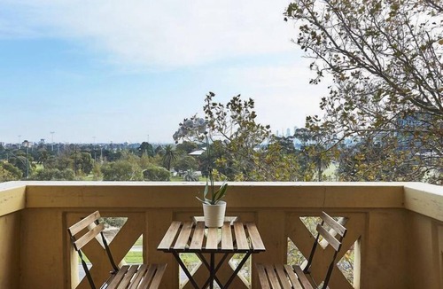 St Kilda Apartment | The Ritz- Large St Kilda apartment, Fantastic location and amazing views
