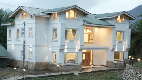Laripora Hotel | The Riviera Hotel Pahalgam