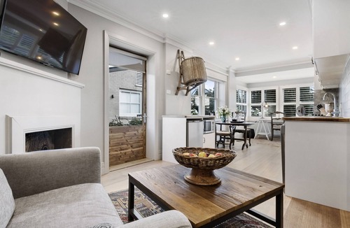 Sandy Bay Bed & Breakfast | The Rivulet