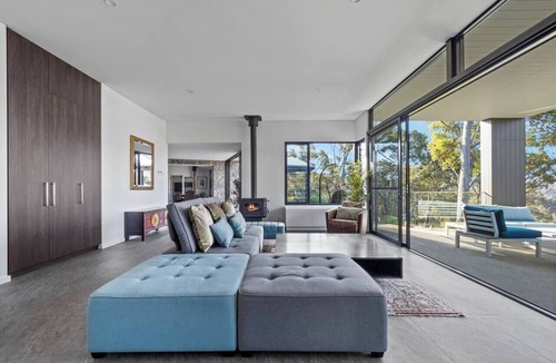 Quedjinup House | The Roo House Sprawling Bushland Retreat near Town