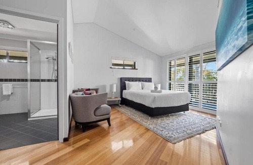 Quedjinup House | The Roo House - Sprawling Bushland Retreat near Town