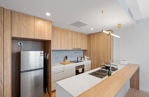 Kangaroo Point Apartment | The Roocrest - Kangaroo Point Brand New 2BR with Parking