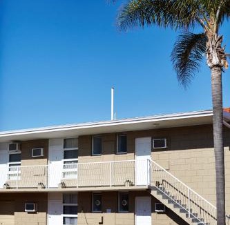 Bunbury Hotel | The Rose Hotel & Motel