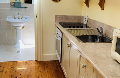 Peel Cottage | The Rural Interlude - Brucedale Cottage