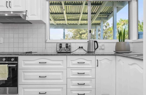 Culburra Beach House | The Salty Deck – Pet friendly & 200m to beach