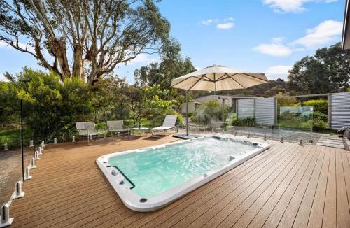 Hindmarsh Valley House | The Sanctuary - Ocean View Farm with Outdoor Spa