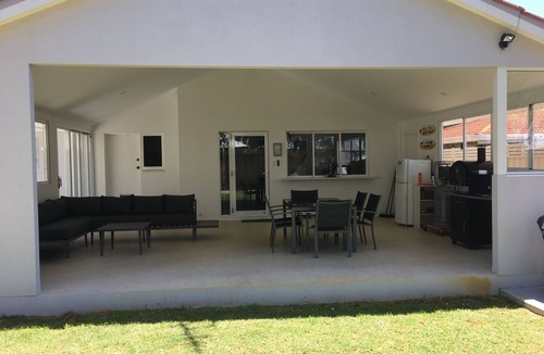 Broadwater House | THE SAND CASTLE - Holiday Sanctuary near the beach