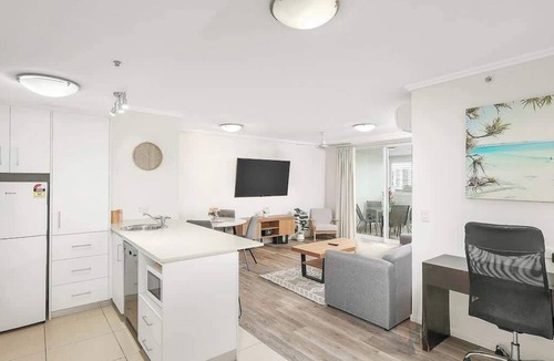 Cairns Central Business District Apartment | The Sand Dollar—Central Cairns Chic + Studio