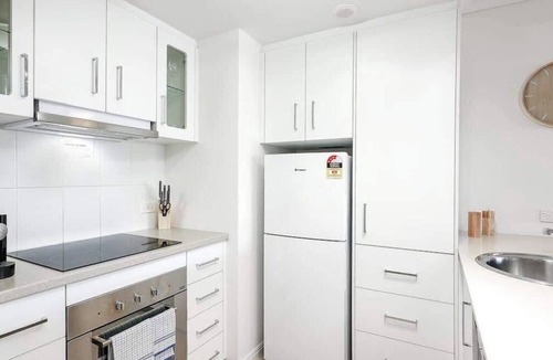 Cairns Central Business District Apartment | The Sand Dollar—Central Cairns Chic + Studio