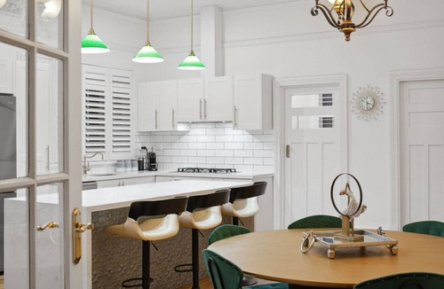 Inglewood House | The Sapphire · 3BR Art Deco · Arcade · Fenced Yard