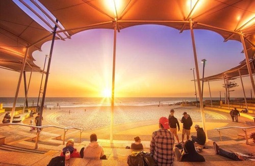 Scarborough Apartment | The Scarborough Beach House - Walk to the beach!