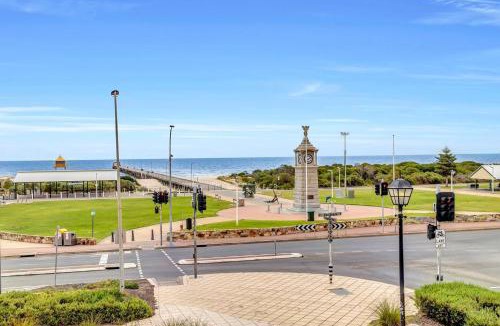 Semaphore Apartment | The Seaside Loft - A Breezy Beachside Lifestyle