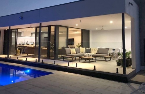Mulwala House | The Sinatra Couples Retreat