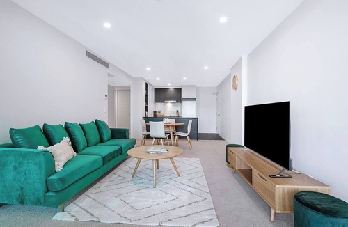 Newstead Apartment | The Skyring Effortless Resort style Living