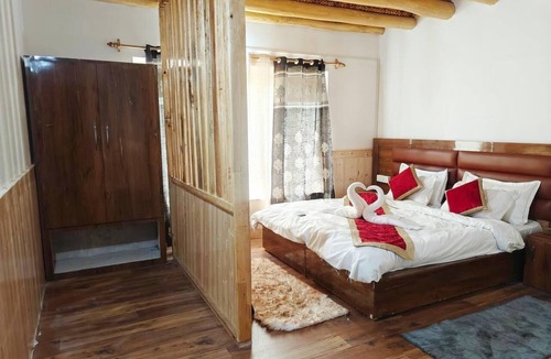 Hunder Hotel | The Snowpeak Hunder
