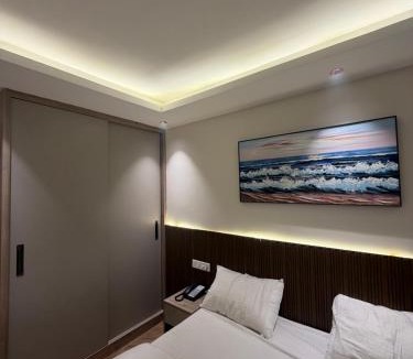 Jaypee Greens Bed & Breakfast | The Sterling Aroma
