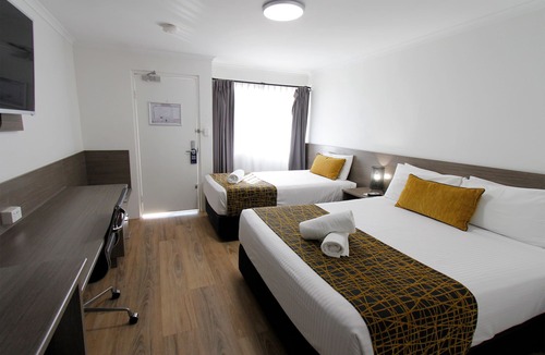 Rockhampton Hotel | The Stirling Motel