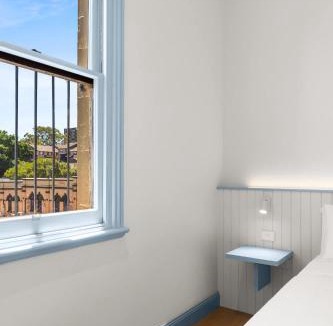 Redfern Hotel | The Surrey 6
