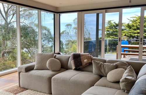 Wye River House | The Treehouse. Bright Beach House Overlooking the Ocean. 2min Walk to the Beach!