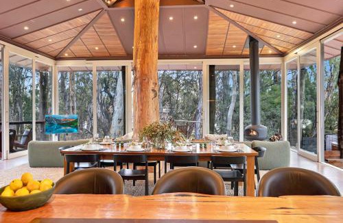 Moama House | The Treehouse - Echuca Holiday Homes
