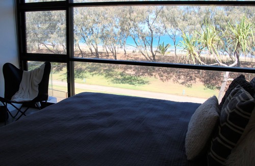 Mackay Harbour Villa | THE ULTIMATE BEACH FRONT ACCOMMODATION