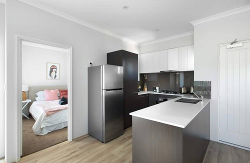 Attadale Apartment | The Ultimate Perth Hub: 2BR near River Freo & City