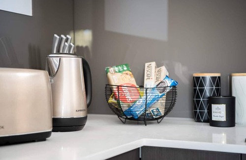 Attadale Apartment | The Ultimate Perth Hub: 2BR near River Freo & City