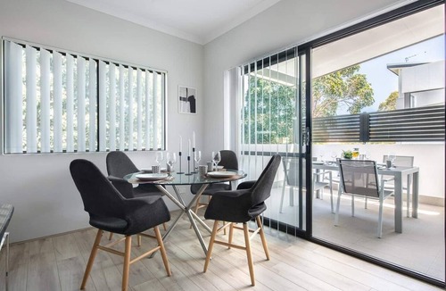 Attadale Apartment | The Ultimate Perth Hub: 2BR near River Freo & City