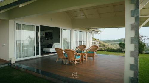 Peermade Villa | The Upper Deck