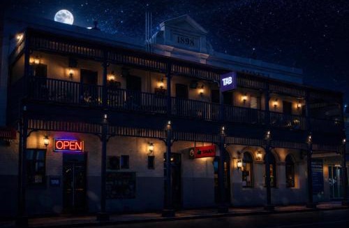 Collie Hotel | The Victoria Hotel