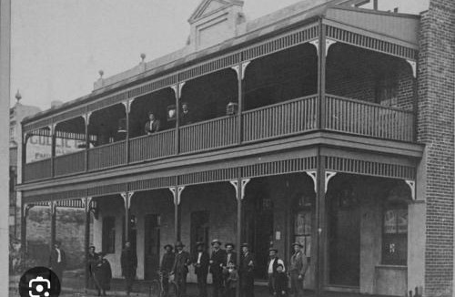 Collie Hotel | The Victoria Hotel
