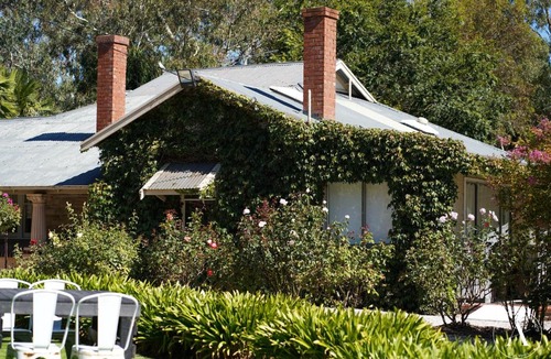 Woodside Bed & Breakfast | The Vigneron Villa