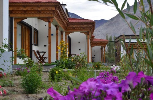 Hunder Hotel | The Walnut Inn Resort