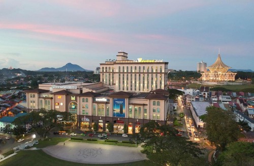 Kampung Lintang Hotel | The Waterfront Hotel Kuching