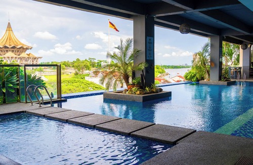 Kampung Lintang Hotel | The Waterfront Hotel